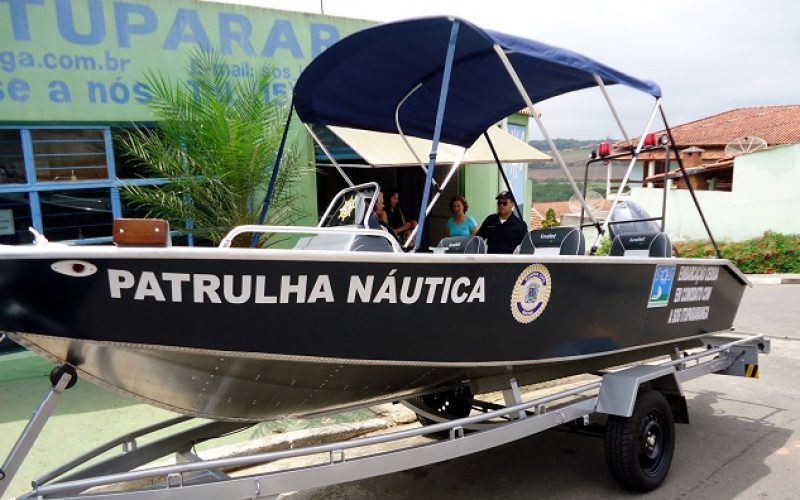 barco da patrulha náutica